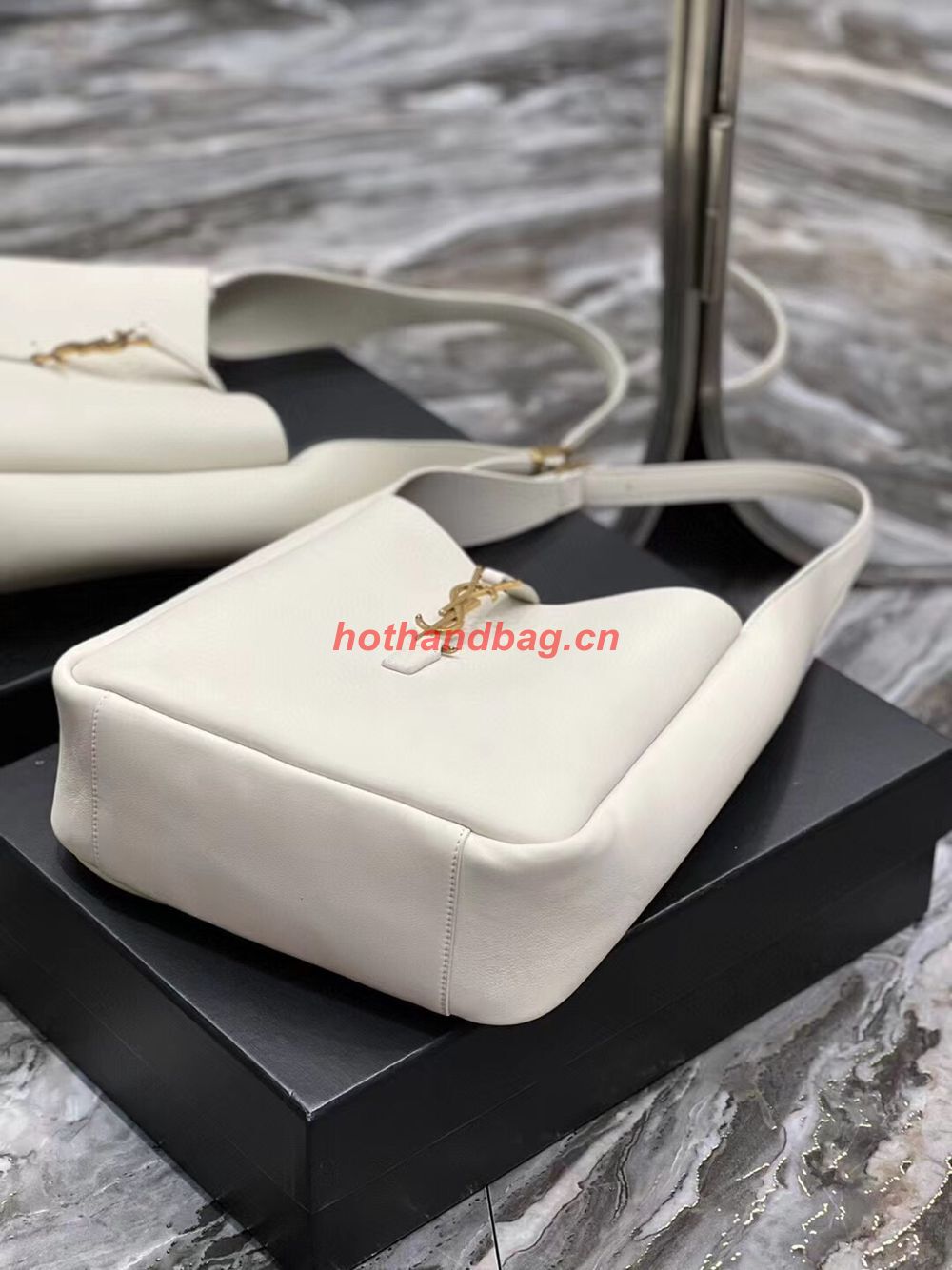 SAINT LAUREN LE 5 A 7 SOFT SMALL HOBO BAG IN SMOOTH LEATHER 713938 white SAINT LAUREN LE 5 A 7 SOFT SMALL HOBO BAG IN SMOOTH LEATHER 713938 white