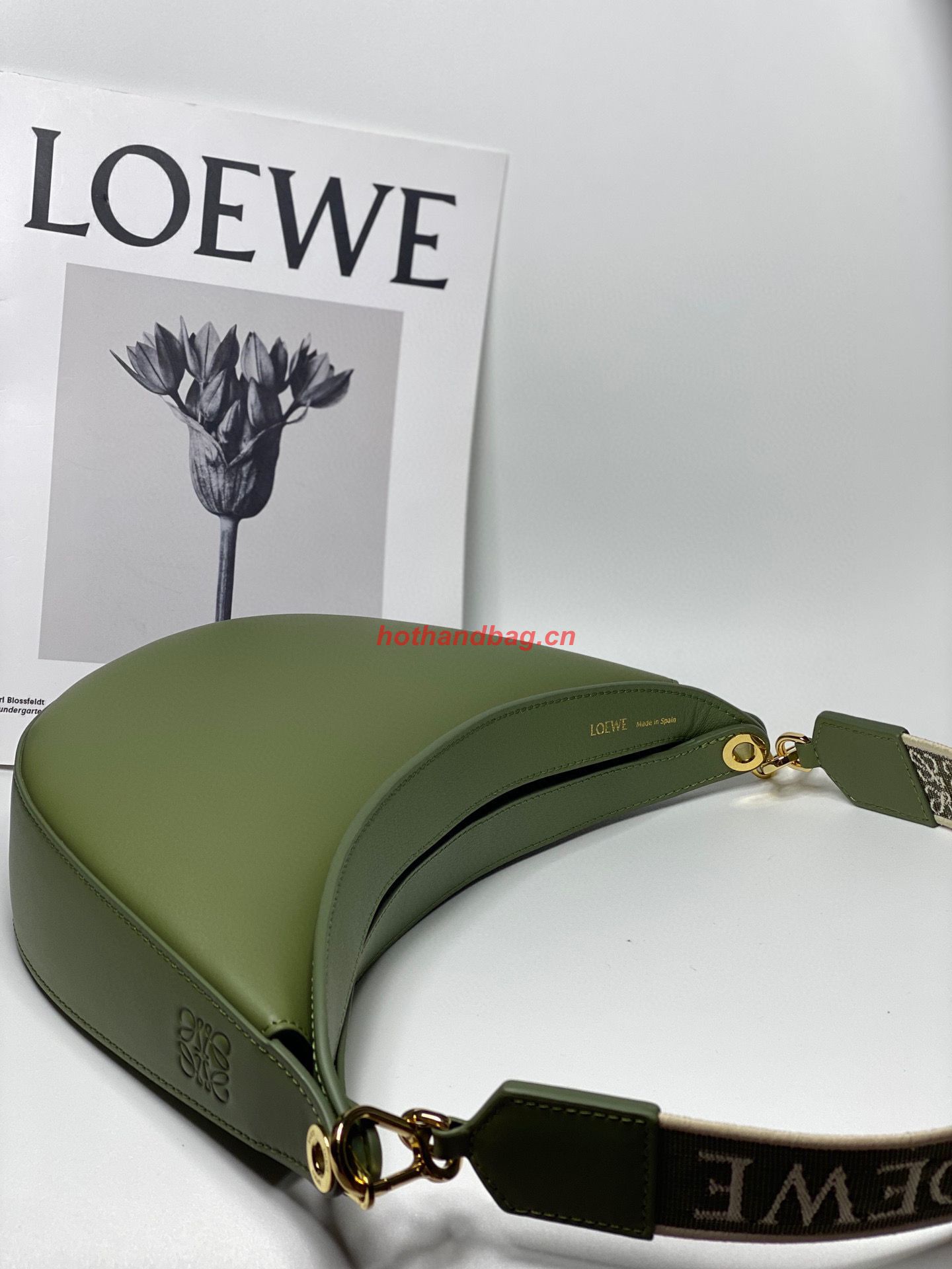 Loewe Original Leather Shoulder Handbag 3073 Green Loewe Original Leather Shoulder Handbag 3073 Green