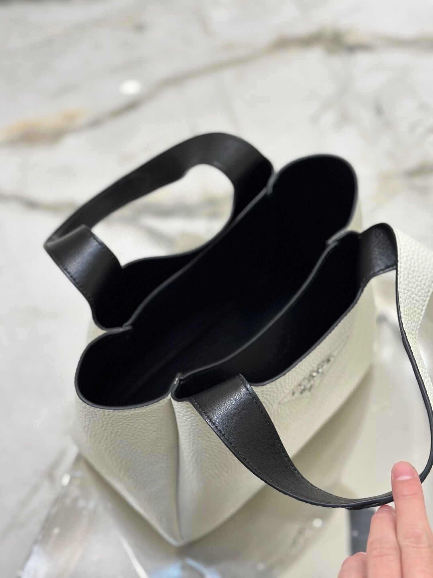 Prada Original Calfskin Bag Tote 1BG335 White&Black Prada Original Calfskin Bag Tote 1BG335 White&Black