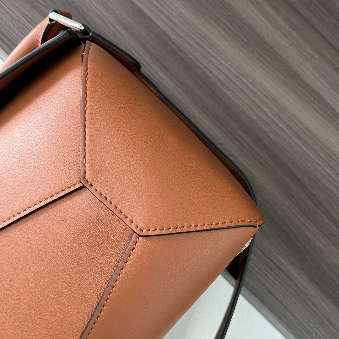 Loewe Medium Puzzle Bag Original Leather 62329 brown Loewe Medium Puzzle Bag Original Leather 62329 brown