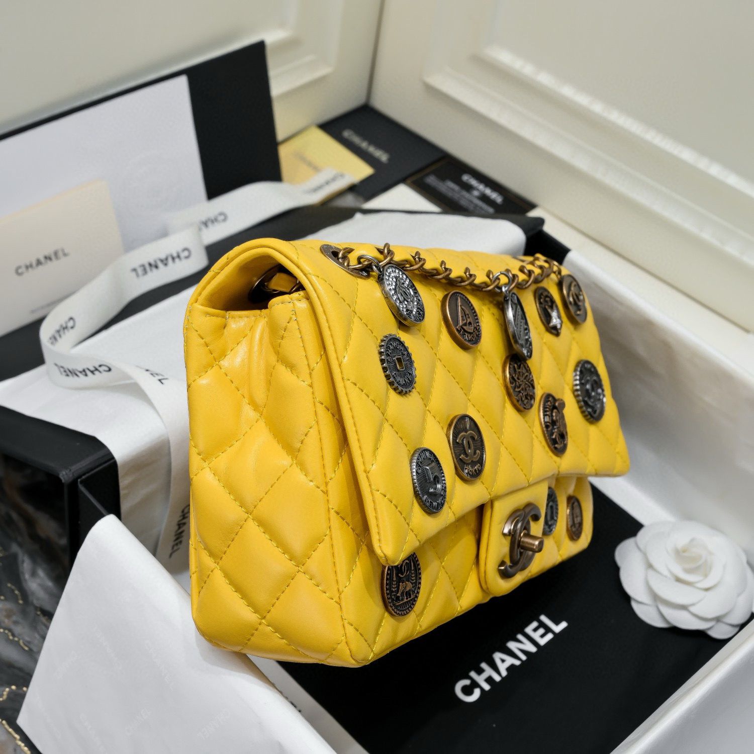 Chanel 2.55 Series Flap Bag Original Sheepskin Leather 92674 Yellow Bronze-Tone Chanel 2.55 Series Flap Bag Original Sheepskin Leather 92674 Yellow Bronze-Tone