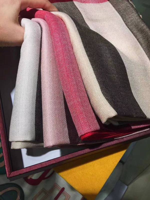 Burberry Scarf BBC00187 Burberry Scarf BBC00187