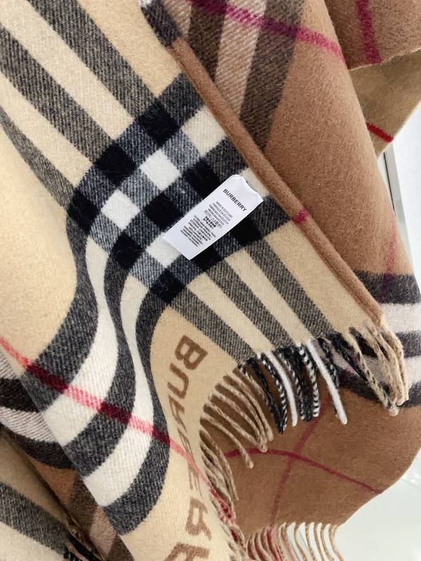 Burberry Cloak BBC00204 Burberry Cloak BBC00204
