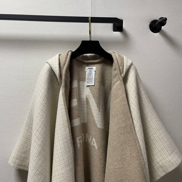 Fendi Cloak FDC00132 Fendi Cloak FDC00132