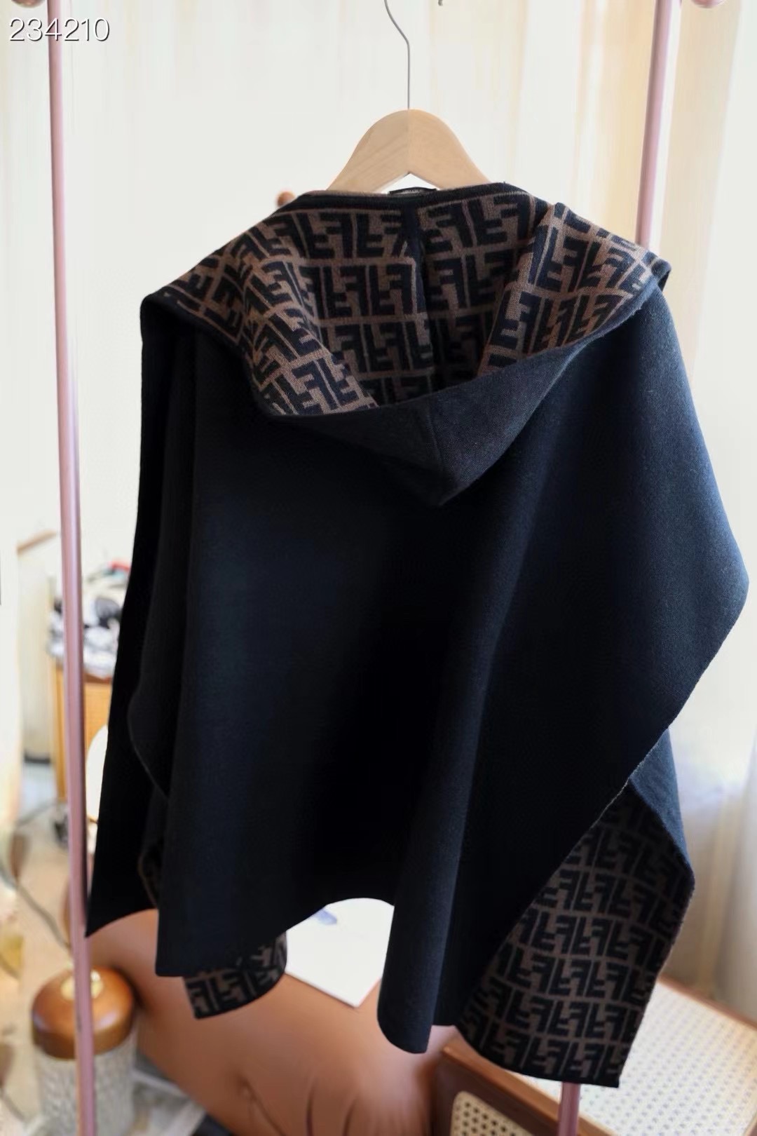 Fendi Cape Double-sided cashmere FDC35903