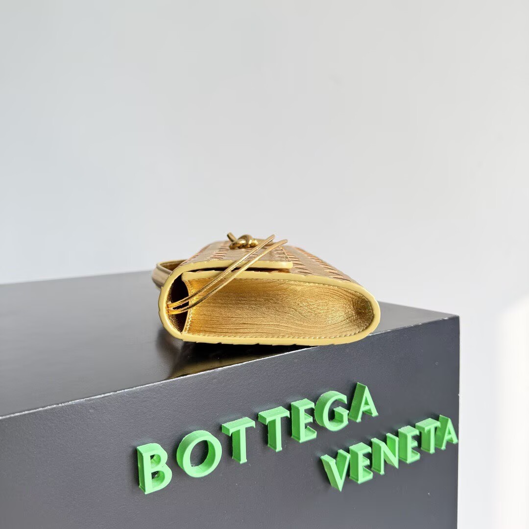 Bottega Veneta Original Twill Leather Long Clutch Andiamo Handle Bag 741511 Gold Bottega Veneta Original Twill Leather Long Clutch Andiamo Handle Bag 741511 Gold