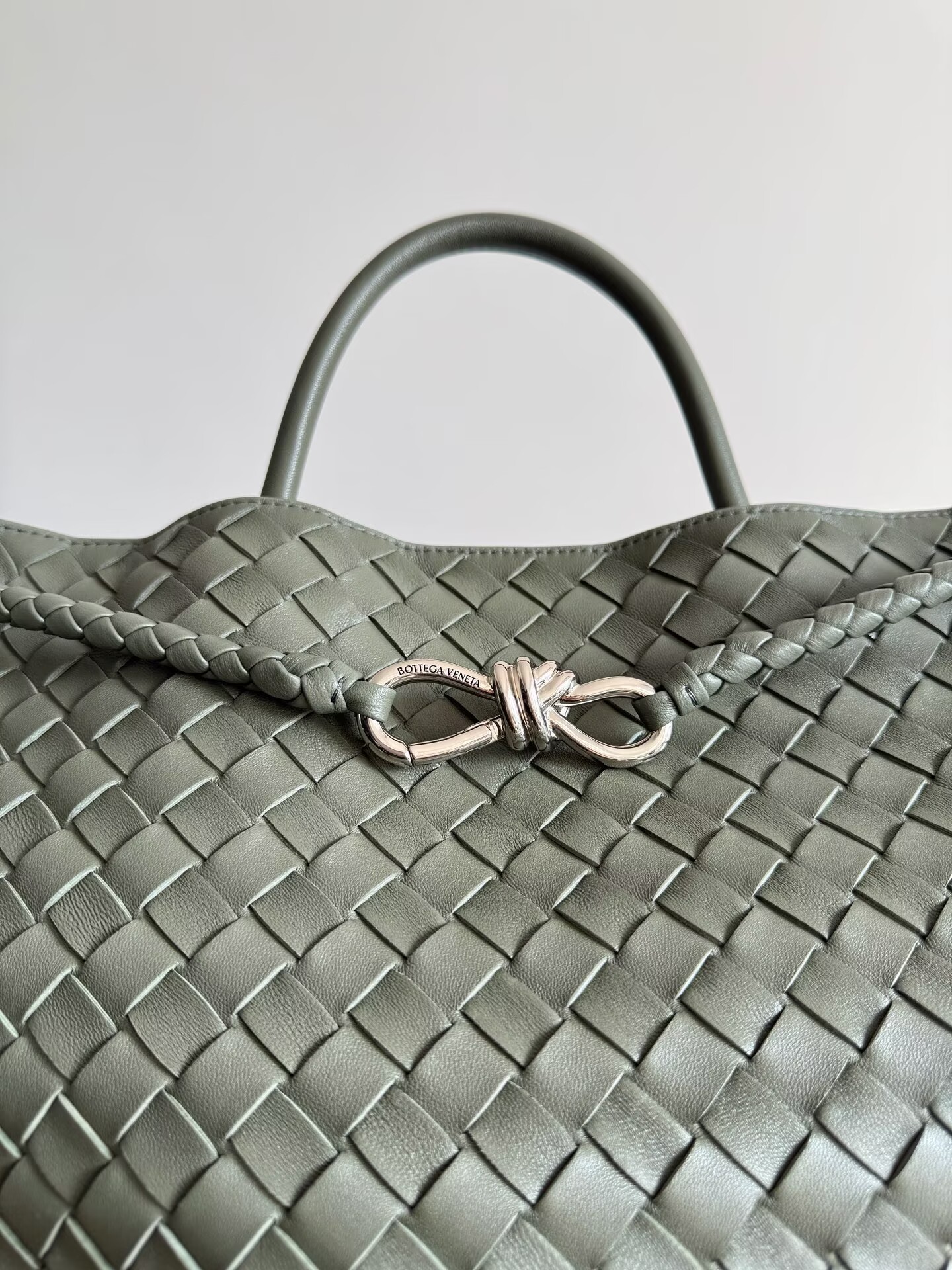 Bottega Veneta Andiamo Pepites Original Leather Large Bag 743575 Green Bottega Veneta Andiamo Pepites Original Leather Large Bag 743575 Green