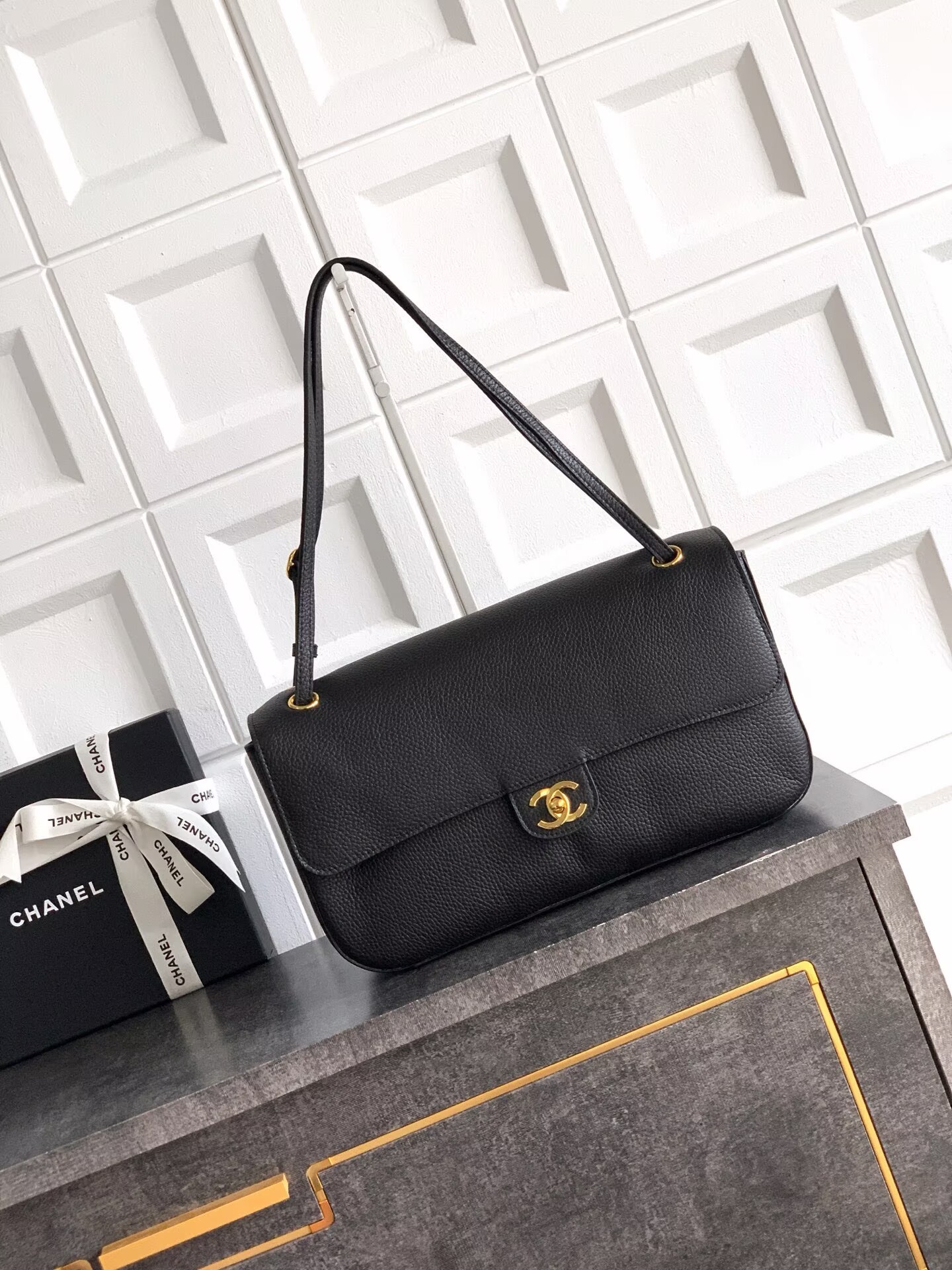 Chanel SPRING SUMMER 2026 MAXI FLAP BAG Grained Calfskin & Sliver-Tone Metal AS6231 Black Gold-Tone